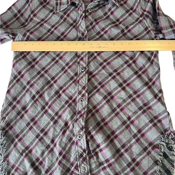 CAbi Highland Flannel Plaid Gray and Purple Button Up Frayed Hem Shirt Size S - Picture 6 of 13
